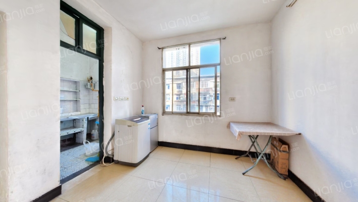 保温瓶小区二手房实景图