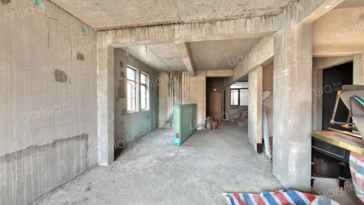 德成红墅二手房实景图