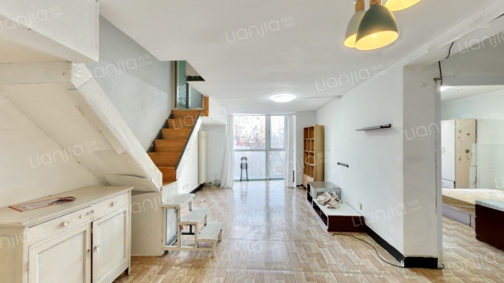 跃城二手房实景图