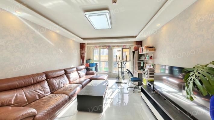 金泰丽湾悦栖山东区二手房实景图