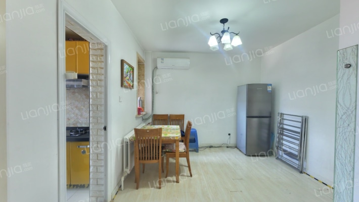 地铁名典杜鹃苑二手房实景图