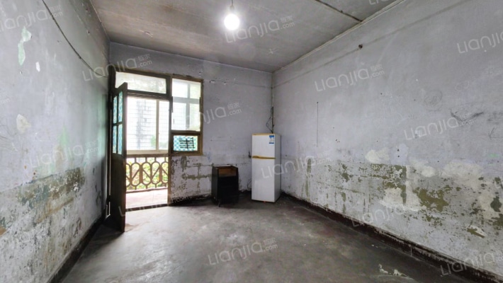 沙坡路二手房实景图