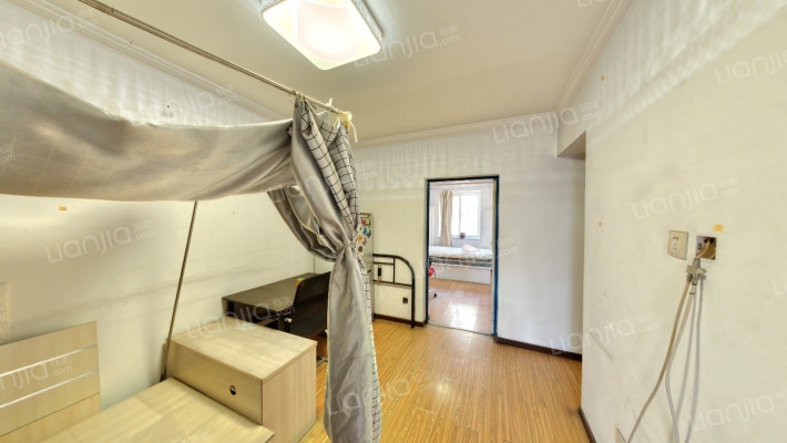 新华街四里二手房实景图