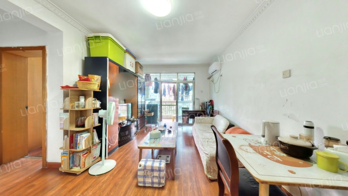 金湖花园B区二手房实景图