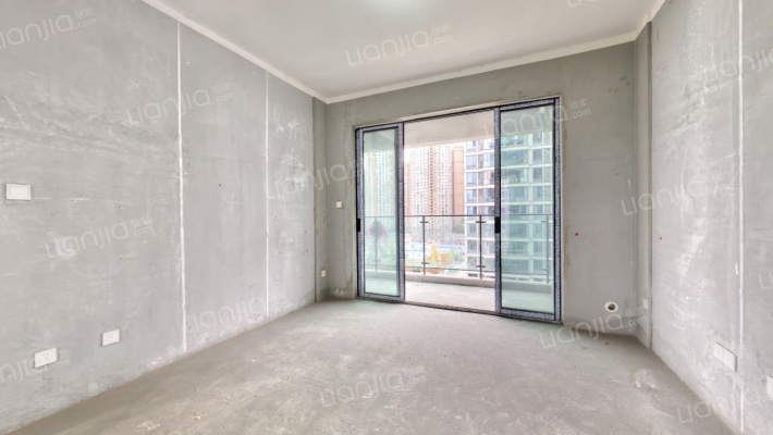 凤栖南庭二手房实景图