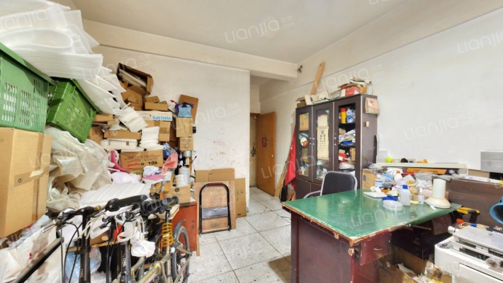 鸿达汽配广场二手房实景图