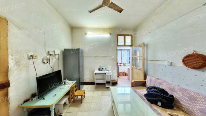 车队小区二手房实景图