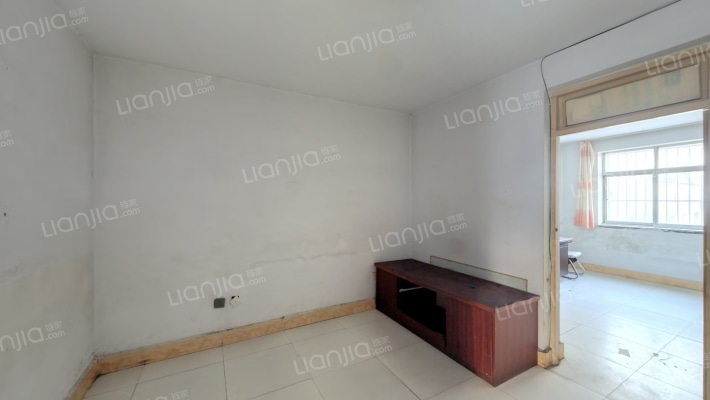 岚上公寓二手房实景图