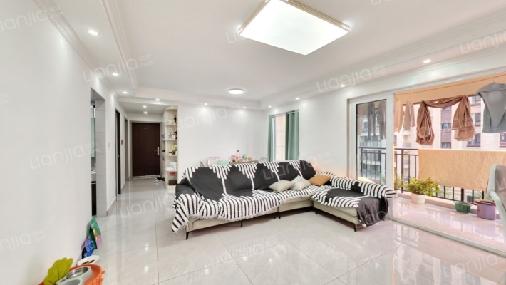 保利中央公园二手房实景图