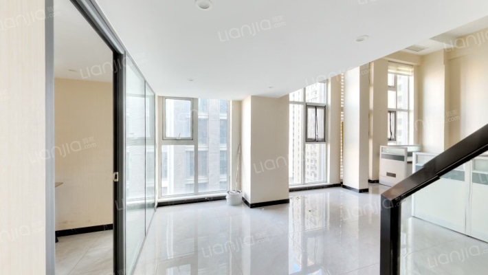 天山世界之门二手房实景图