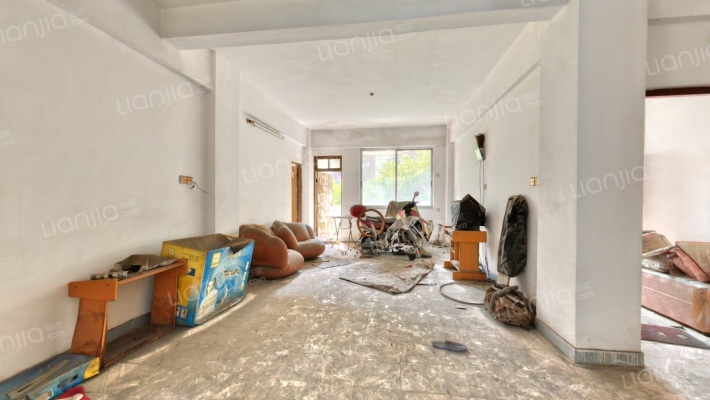 龙威住宅区二手房实景图