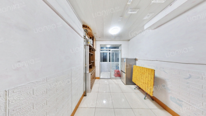 沿湖小区二手房实景图