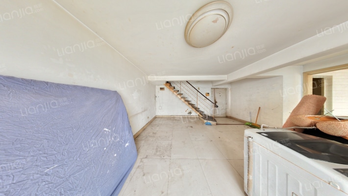 新锐地带二手房实景图