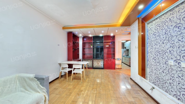 龙兴园中区二手房实景图