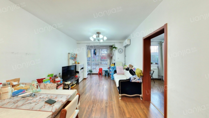 泰福苑D1区二手房实景图