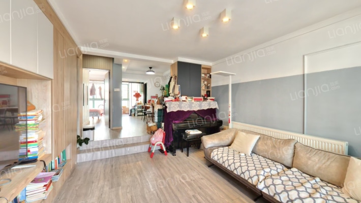 花开四季二手房实景图