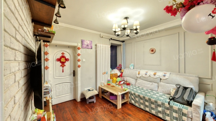 建材城东一里二手房实景图