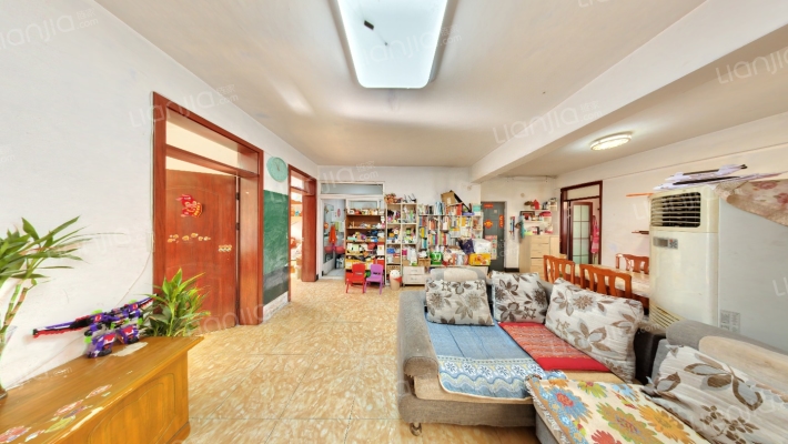 丹尼斯家属院二手房实景图