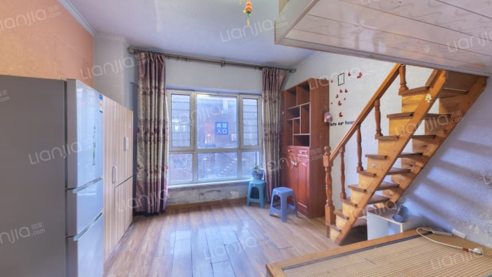 万龙第八城F区二手房实景图