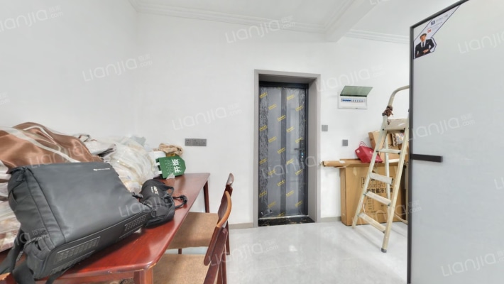 三小家属院二手房实景图