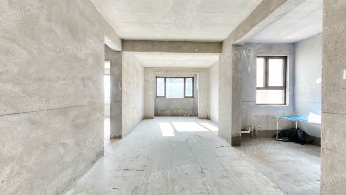 塔冢新村E区二手房实景图