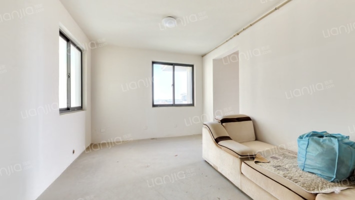 万合君汇嘉苑北区二手房实景图