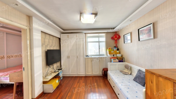 鸿邺大厦二手房实景图