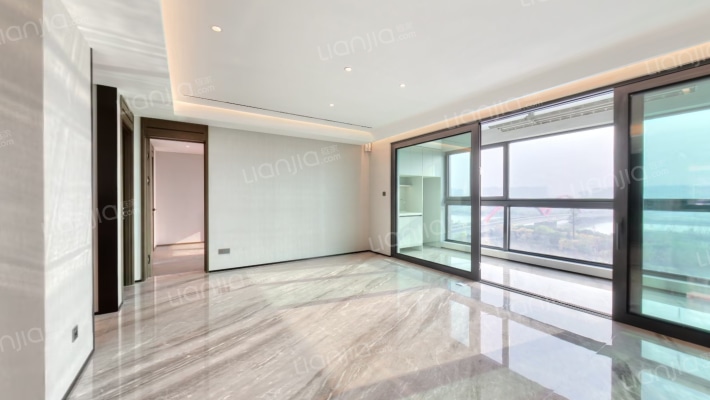 颐和铂樾府二手房实景图