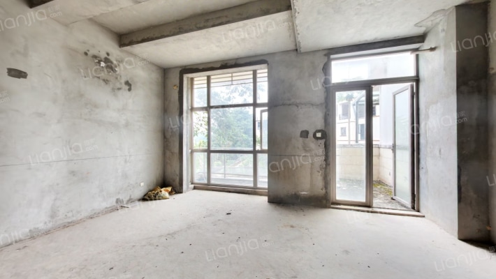 中信高尔夫别墅栖湖二手房实景图