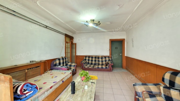 人民保险公司宿舍二手房实景图