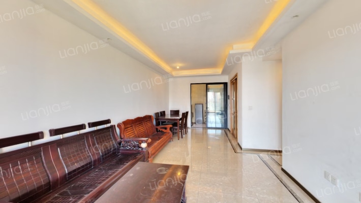 绿地城凤语湾二手房实景图