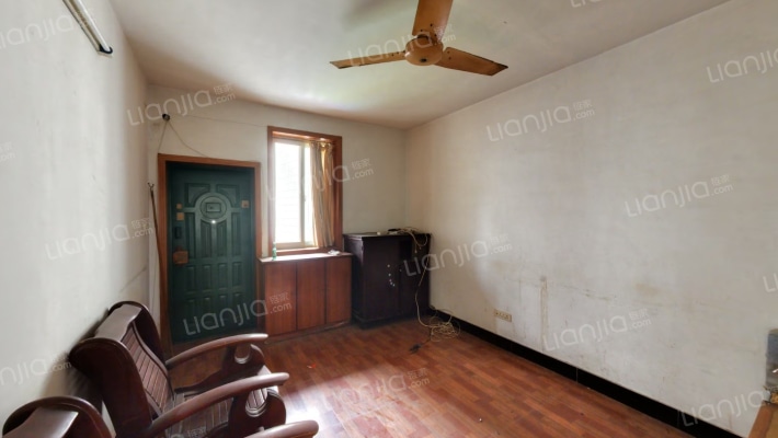 小龙坎新街90号二手房实景图