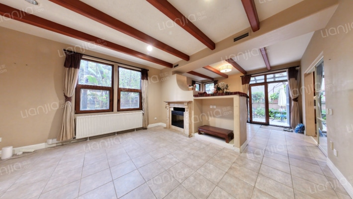 麓山国际逸翠谷二手房实景图