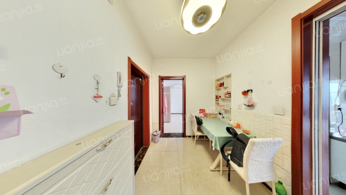 新康居小区二手房实景图