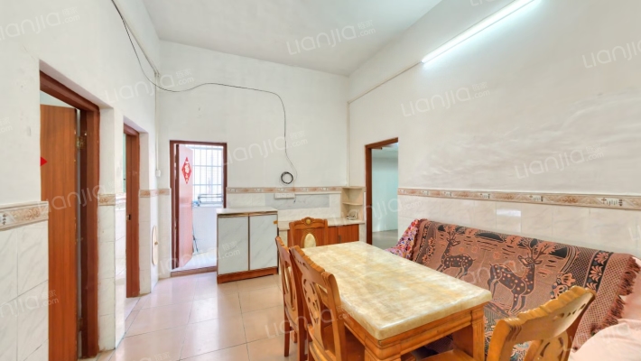 东藤小区二手房实景图