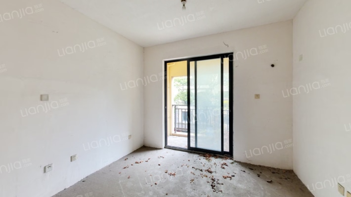 青霞山水卡伦德拉小镇二手房实景图