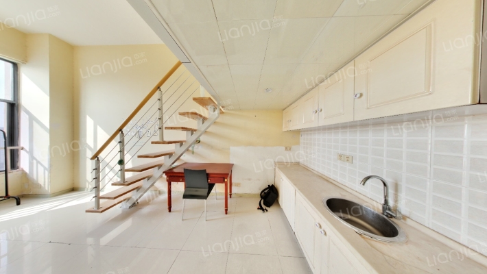 甲壳虫大厦二手房实景图