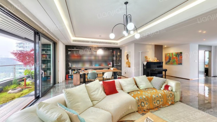 隆溪湖铂翠轩二手房实景图