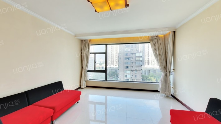 高尔夫国际花园二手房实景图