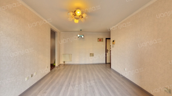 半岛国际公寓二手房实景图