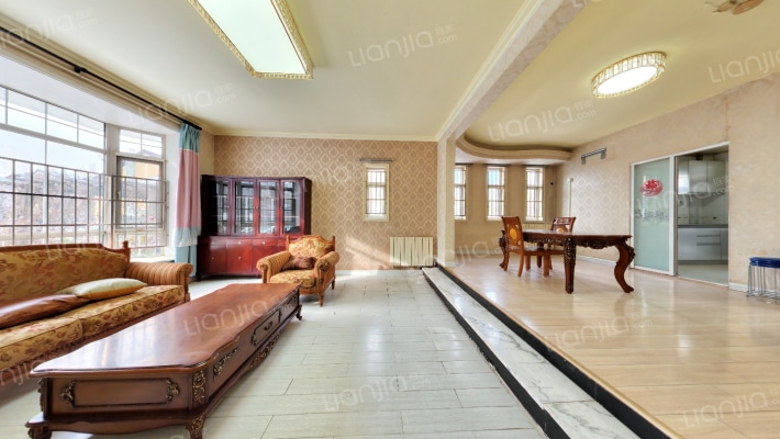 世爵源墅二手房实景图