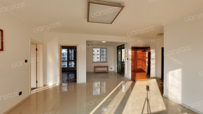 伊湾尊府二手房实景图