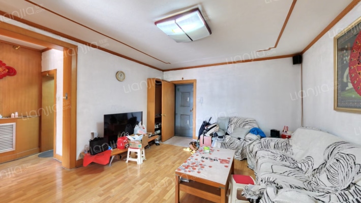 青少年宫宿舍二手房实景图