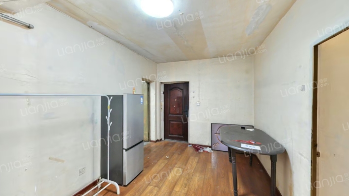 革新里24号院二手房实景图