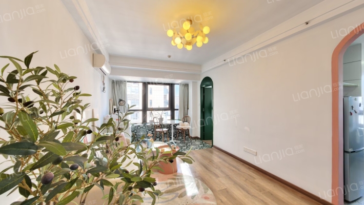 明发财富中心二手房实景图