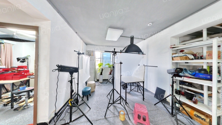 金亿皮具城二手房实景图