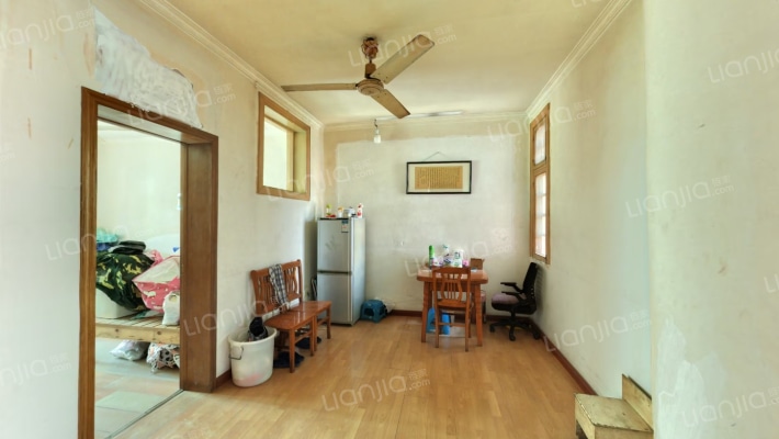 建行楼二手房实景图