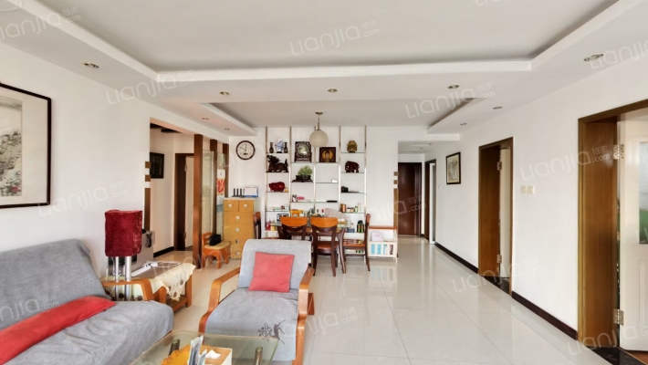 新贵都帝区二手房实景图