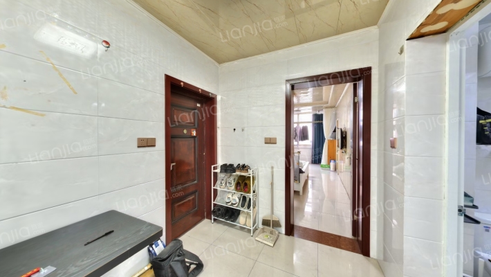 安利新村二手房实景图