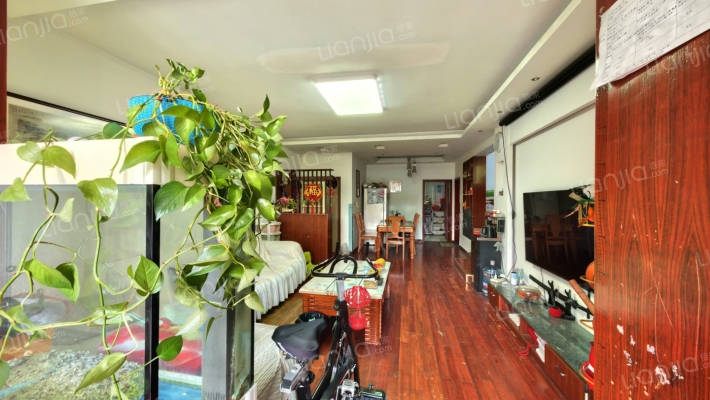 新秀花园二手房实景图